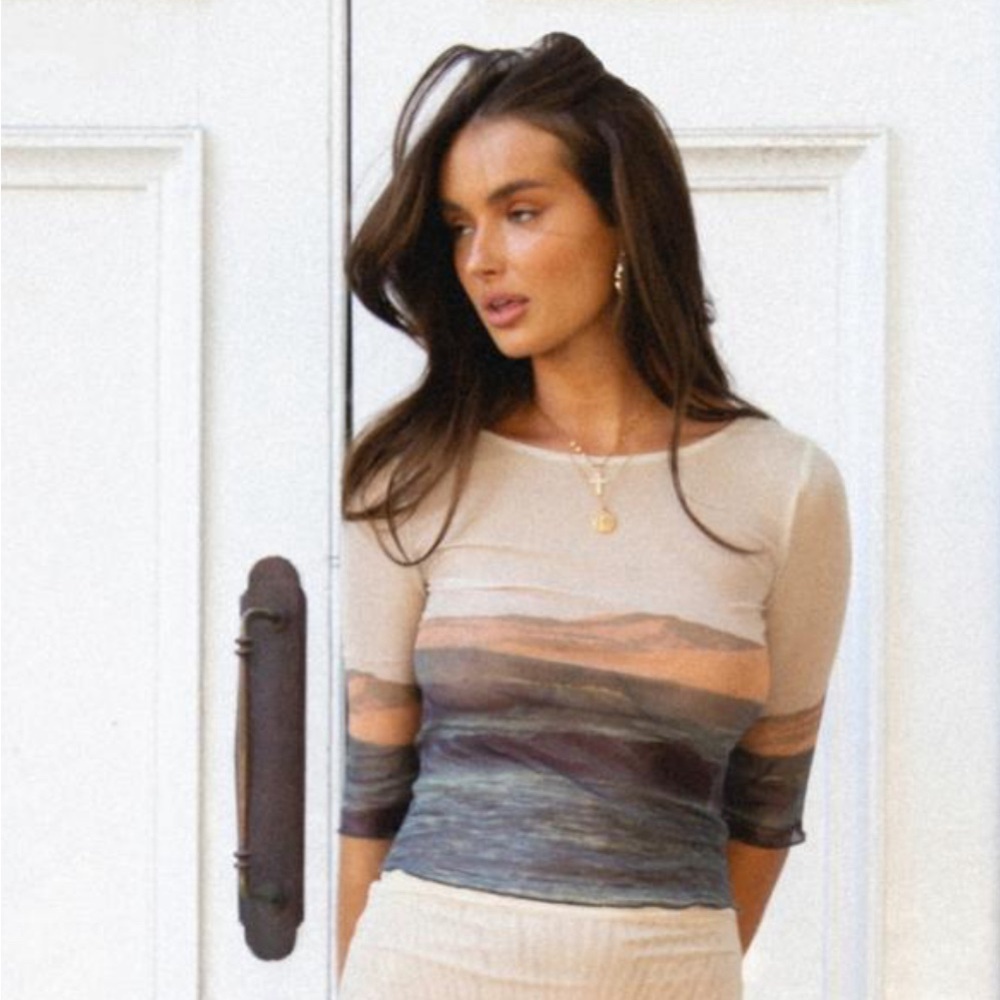 NEW VRG GRL Mesh top size 6 - XS/S